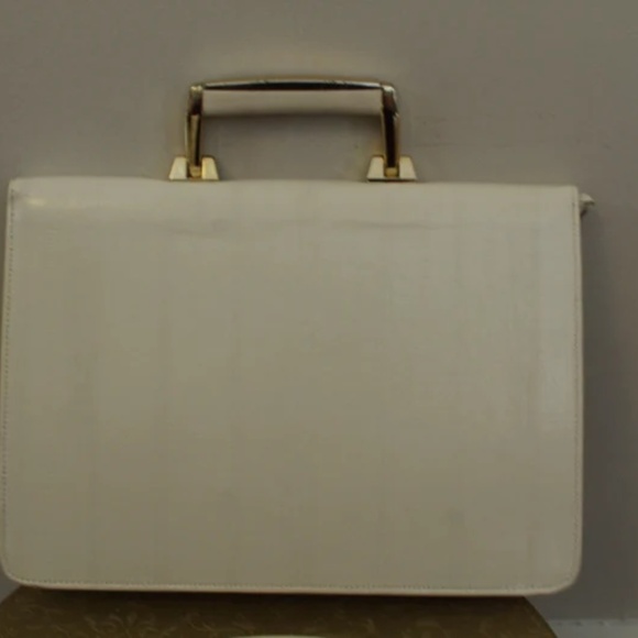 1980's Calego Brand White Eelskin Ladies Folio Bag with Shoulder Strap - Picture 3 of 6